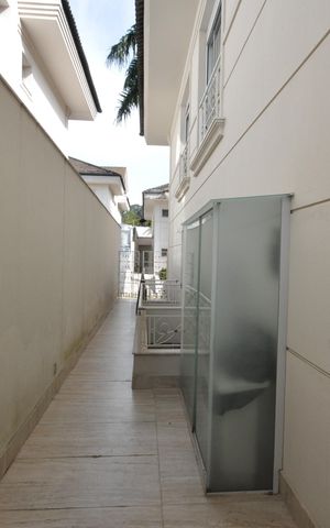 Casa de condomínio à venda com 515m², 4 quartos e 5 vagasCorredor