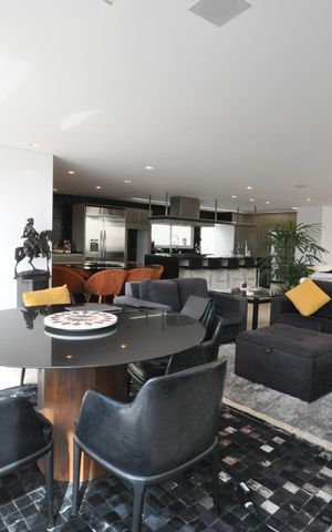 Casa de condomínio à venda com 515m², 4 quartos e 5 vagasSala de Estar 