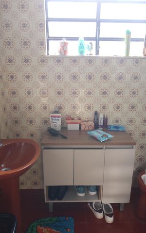 Casa de condomínio para alugar com 376m², 4 quartos e 5 vagasBanheiro social