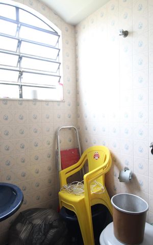 Casa de condomínio para alugar com 376m², 4 quartos e 5 vagasBanheiro da suíte 1