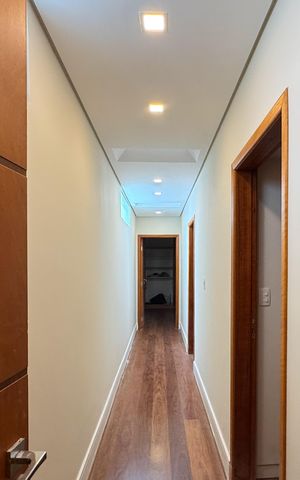 Casa para alugar com 400m², 3 quartos e 5 vagas Casa para alugar com 400m², 3 quartos e 5 vagasAcesso - Quartos