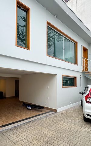 Casa para alugar com 400m², 3 quartos e 5 vagas Casa para alugar com 400m², 3 quartos e 5 vagasGaragem