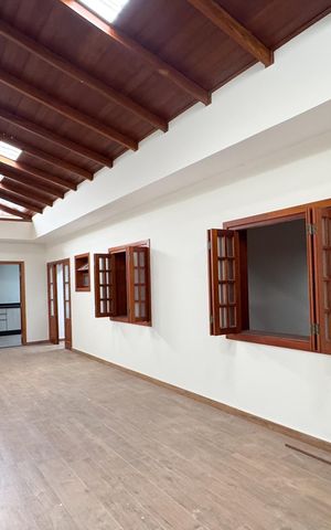 Casa para alugar com 400m², 3 quartos e 5 vagas Casa para alugar com 400m², 3 quartos e 5 vagasSalão