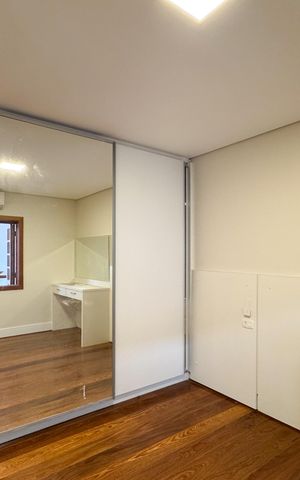 Casa para alugar com 400m², 3 quartos e 5 vagas Casa para alugar com 400m², 3 quartos e 5 vagasQuarto 1