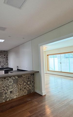 Casa para alugar com 400m², 3 quartos e 5 vagas Casa para alugar com 400m², 3 quartos e 5 vagasCozinha