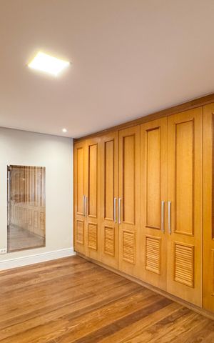 Casa para alugar com 400m², 3 quartos e 5 vagas Casa para alugar com 400m², 3 quartos e 5 vagasSuíte