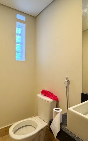 Casa para alugar com 400m², 3 quartos e 5 vagas Casa para alugar com 400m², 3 quartos e 5 vagasLavabo 2