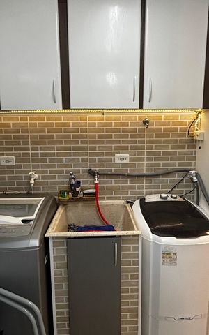 Apartamento à venda com 120m², 2 quartos e 1 vaga Apartamento à venda com 120m², 2 quartos e 1 vagaCobertura - Area de Serviço