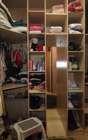 Casa à venda com 252m², 3 quartos e 3 vagasCloset Quarto 1 suíte