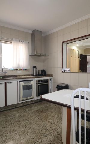 Casa à venda com 252m², 3 quartos e 3 vagasCozinha