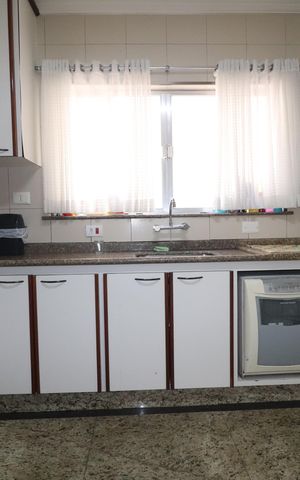 Casa à venda com 252m², 3 quartos e 3 vagasCozinha
