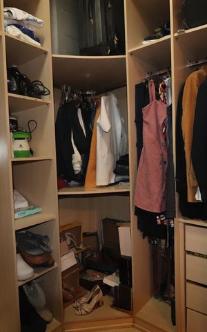 Casa à venda com 252m², 3 quartos e 3 vagasCloset Quarto 1 suíte