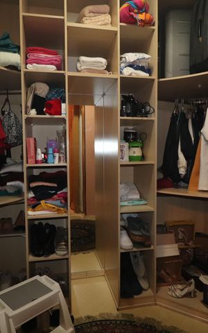 Casa à venda com 252m², 3 quartos e 3 vagasCloset Quarto 1 suíte