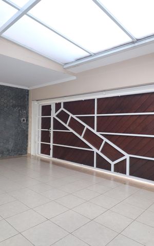 Casa à venda com 252m², 3 quartos e 3 vagasGaragem