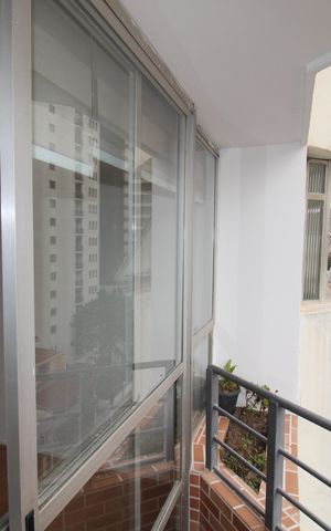 Apartamento para alugar com 65m², 2 quartos e 1 vagaSala - Varanda