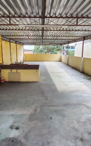 Casa à venda com 200m², 3 quartos e 1 vaga Casa à venda com 200m², 3 quartos e 1 vagaTerraço
