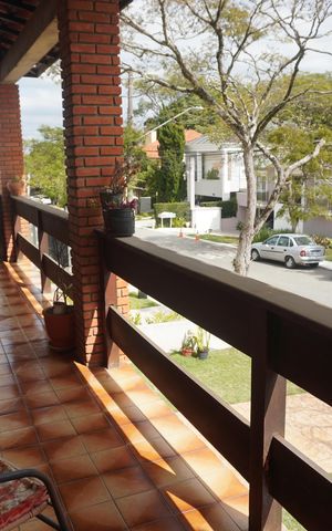 Casa de condomínio para alugar com 270m², 3 quartos e 3 vagasSacada