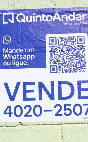 Apartamento para alugar com 51m², 3 quartos e sem vagaPlaca GRANDE instalada na fachada do condomínio, dia 28/07/2026 - Código da placa: HNJM-1997