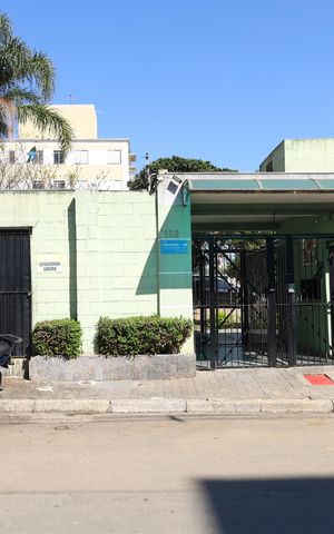 Apartamento para alugar com 51m², 3 quartos e sem vagaPlaca GRANDE instalada na fachada do condomínio, dia 28/07/2026 - Código da placa: HNJM-1997