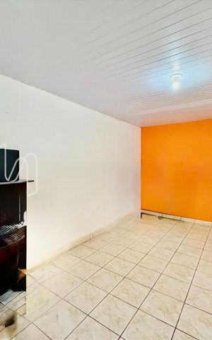 Casa à venda com 140m², 3 quartos e 1 vaga Casa à venda com 140m², 3 quartos e 1 vagaSala
