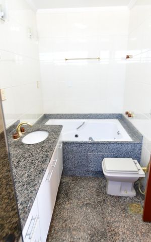 Apartamento para alugar com 249m², 4 quartos e 2 vagasBanheiro Suíte
