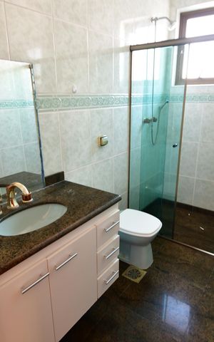 Apartamento para alugar com 249m², 4 quartos e 2 vagasBanheiro