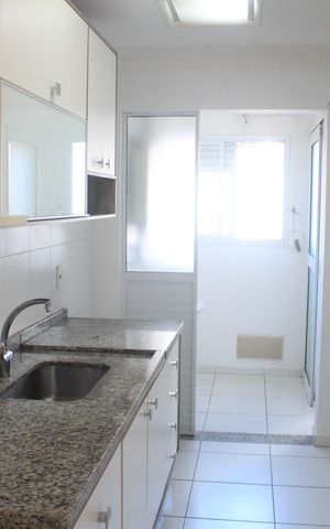 Apartamento à venda com 76m², 3 quartos e 2 vagasCozinha