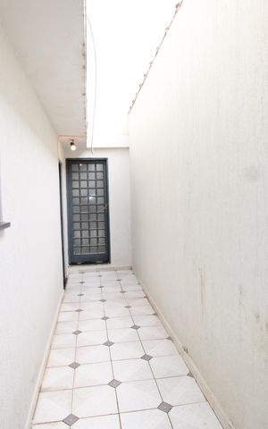 Casa à venda com 239m², 3 quartos e 3 vagasCorredor