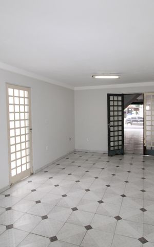 Casa à venda com 239m², 3 quartos e 3 vagasSalão