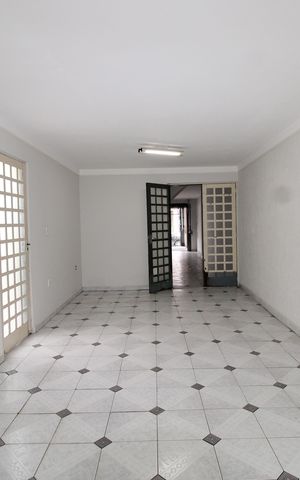 Casa à venda com 239m², 3 quartos e 3 vagasSalão