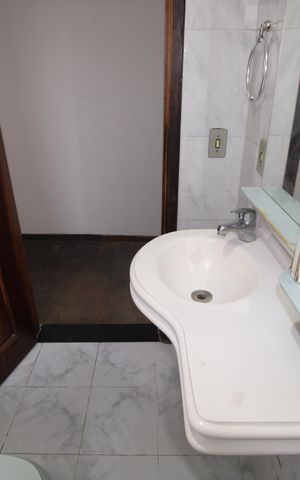 Casa à venda com 239m², 3 quartos e 3 vagasBanheiro da Suíte