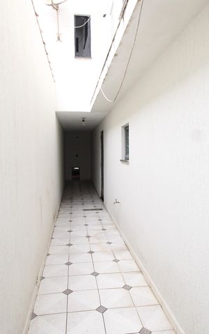 Casa à venda com 239m², 3 quartos e 3 vagasCorredor