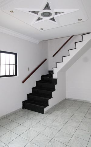 Casa à venda com 239m², 3 quartos e 3 vagasCozinha