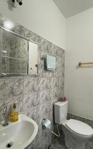 Casa à venda com 76m², 2 quartos e 3 vagas
