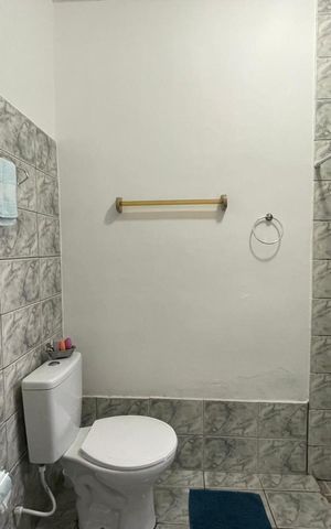 Casa à venda com 76m², 2 quartos e 3 vagas