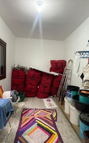 Casa à venda com 76m², 2 quartos e 3 vagas