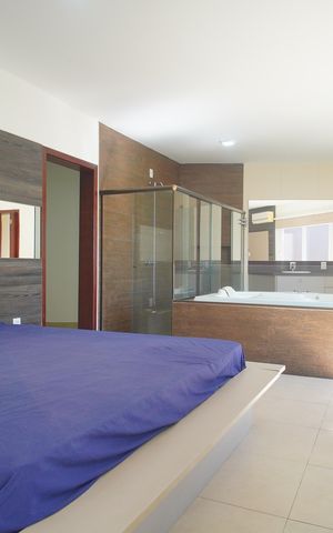 Casa à venda com 300m², 4 quartos e 3 vagassuite