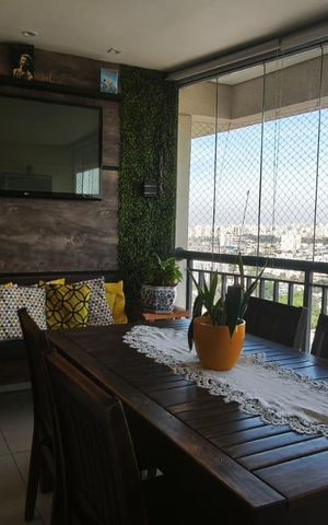 Apartamento à venda com 110m², 3 quartos e 2 vagas Apartamento à venda com 110m², 3 quartos e 2 vagasVaranda