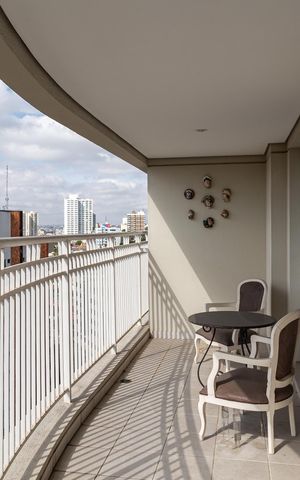 Apartamento para alugar com 153m², 3 quartos e 3 vagasVaranda