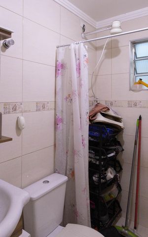 Casa à venda com 198m², 3 quartos e 2 vagas Casa à venda com 198m², 3 quartos e 2 vagasBanheiro 2
