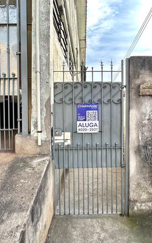 Casa para alugar com 80m², 1 quarto e sem vaga Casa para alugar com 80m², 1 quarto e sem vagaPlaca instalada na fachada do imóvel