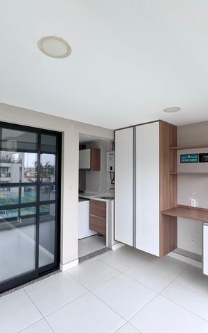 Apartamento para alugar com 148m², 3 quartos e 2 vagas Apartamento para alugar com 148m², 3 quartos e 2 vagasVaranda