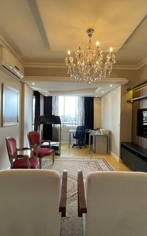 Apartamento para alugar com 231m², 3 quartos e 3 vagas