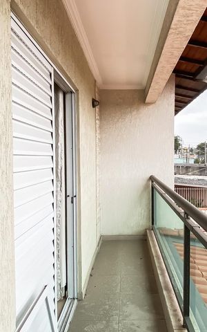 Casa à venda com 140m², 3 quartos e 4 vagasVaranda 