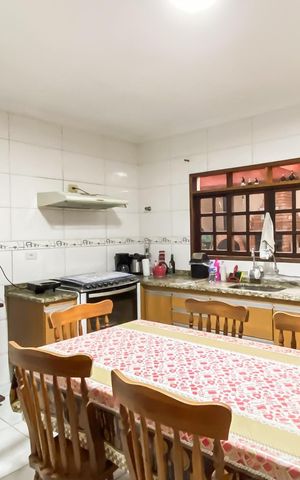 Casa à venda com 140m², 3 quartos e 4 vagasCozinha 