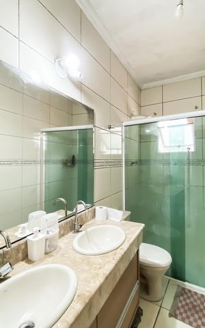 Casa à venda com 140m², 3 quartos e 4 vagasBanheiro da Suíte 2