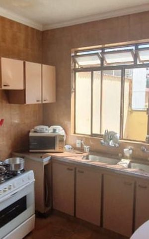 Casa à venda com 275m², 4 quartos e 4 vagas Casa à venda com 275m², 4 quartos e 4 vagasCozinha