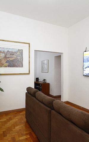 Casa à venda com 310m², 4 quartos e 2 vagasSala