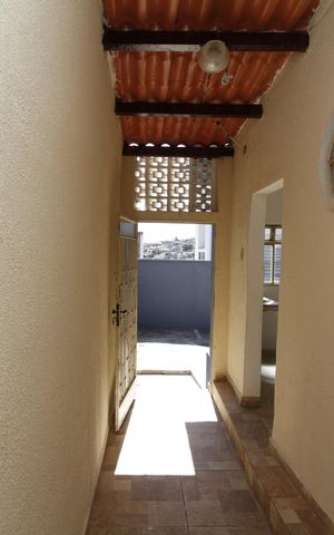 Casa à venda com 310m², 4 quartos e 2 vagasCorredor