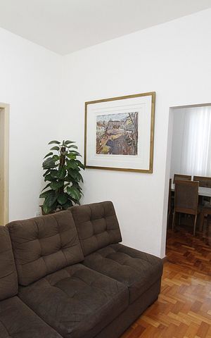 Casa à venda com 310m², 4 quartos e 2 vagasSala